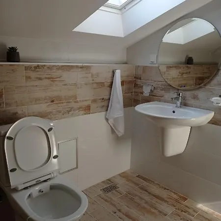 къща за гости-ганеви 公寓 Zmeitsa