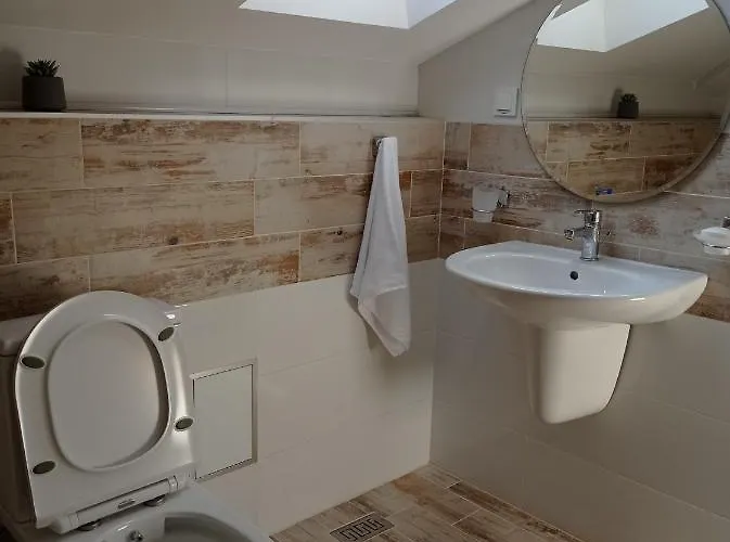 къща за гости-ганеви Appartamento Zmeitsa